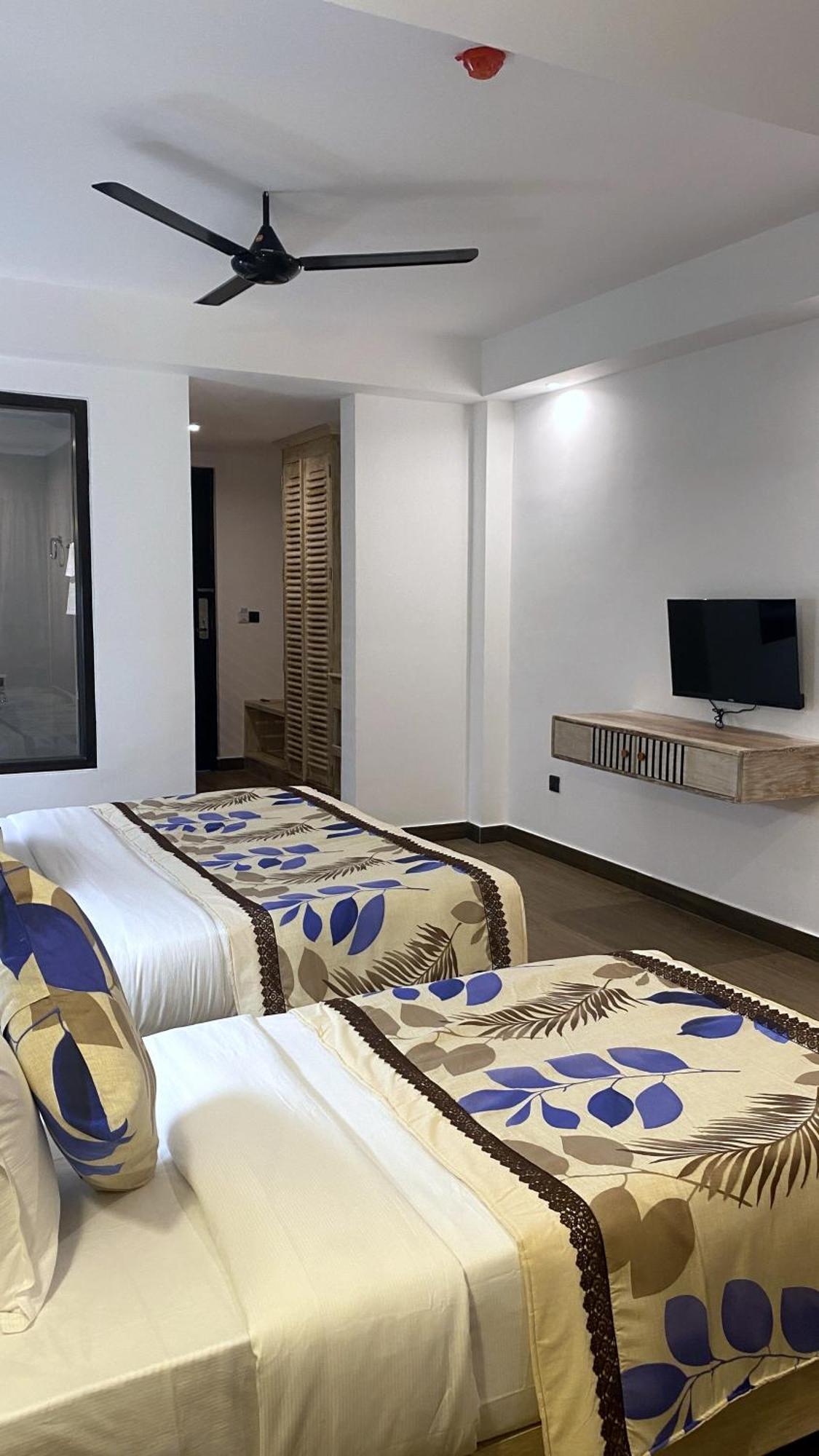 Emerald Bay Resort Мириса Екстериор снимка
